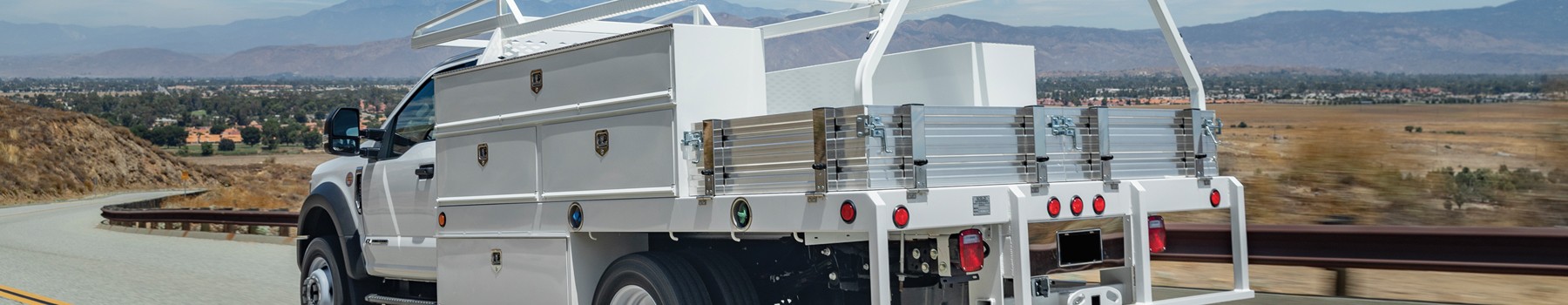 Pneu commercial pour conditions variables.